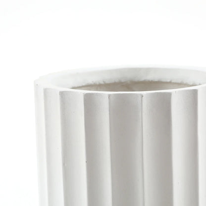 Luxen Home 19" Tall round Indoor/Outdoor Planter in White